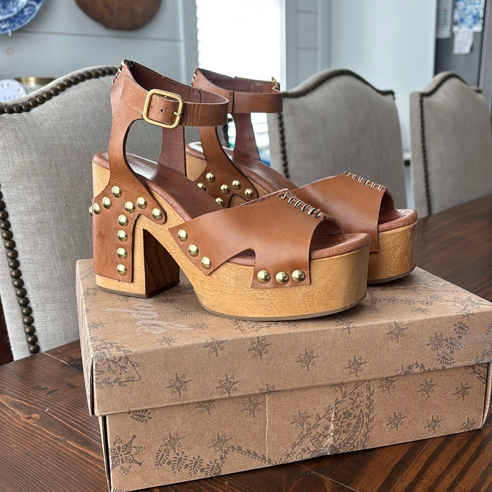 Free People Cecily Clog- tan